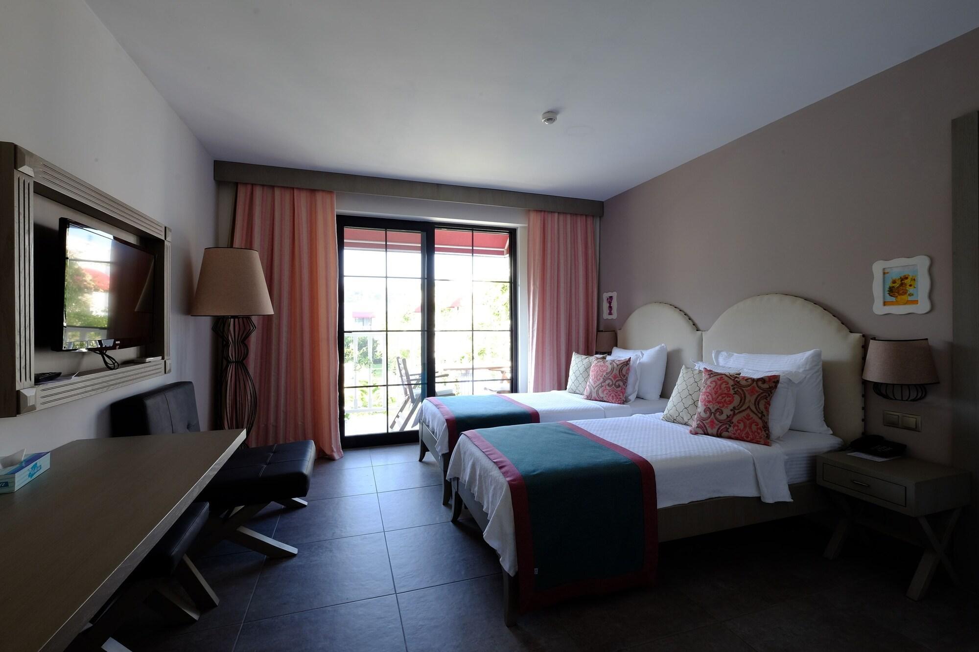 Villa Rustica Hotel Gundogan  Exterior photo